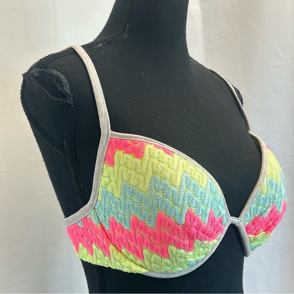 Victoria’s Secret neon zigzag print knit padded bikini top 34DD sexy swimsuit - Picture 2 of 8